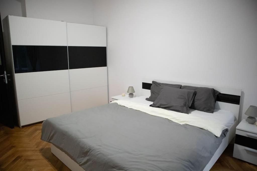 Modern Apartment In The Center Of Prag Exterior foto