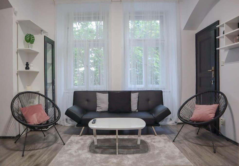 Modern Apartment In The Center Of Prag Exterior foto